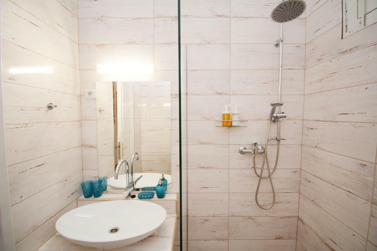 Lillybeth City Center Apartments Budapeste Exterior foto
